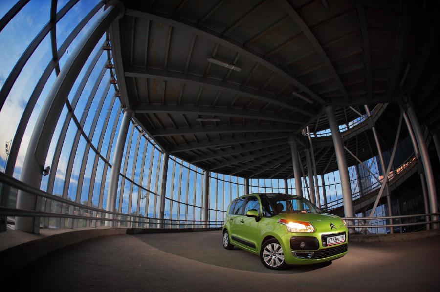  Citroen C3 Picasso 2009 года  (фото 137 из 242)